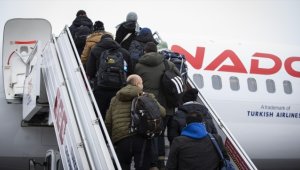 Depremlerin hissedildiği Tunceli'de vatandaşlar geceyi geçici barınma tesislerinde geçiriyor