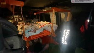 Depremzede 8 bebek özel donanımlı jandarma helikopteriyle Kahramanmaraş'tan Adana'ya sevk edildi