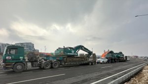 DSİ Erzurum ve Kars'tan deprem bölgesine iş makineleri ve ekip gönderdi