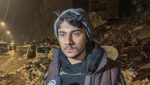 Enkaz altında yaptığı sosyal medya paylaşımıyla hayata tutundu