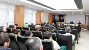 ERÜ Rektörü Altun, deprem bölgesinden dönen sağlık çalışanlarıyla bir araya geldi