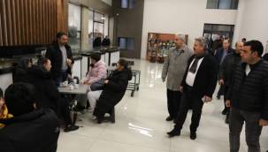 Evlerine giremeyen vatandaşlar Melikgazi Belediyesi'nin tesislerinde misafir ediliyor