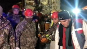 Gaziantep'te hamile kadın 115 saat sonra enkazdan kurtarıldı