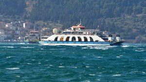 Gökçeada ve Bozcaada feribot seferlerinden bazıları fırtına nedeniyle iptal edildi