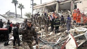 GSM operatörleri, yüzlerce mobil baz istasyonunu deprem bölgesine yönlendirdi