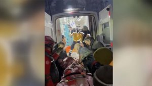 Hatay'da 50 saat sonra bir kişi enkazdan kurtarıldı