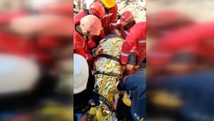 Hatay'da enkaz altında kalan 85 yaşındaki kadın 152'nci saatte kurtarıldı