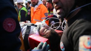 Hatay'da enkaz altında kalan radyoloji teknisyeni depremin 132. saatinde kurtarıldı