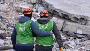 İHH, 3 bin 359 kişilik ekibiyle deprem bölgelerinde