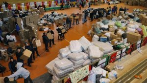 İstanbul belediyelerinden deprem bölgelerine acil yardım malzemesi desteği sürüyor