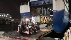 İstanbul Valisi Yerlikaya: 22 ağır iş makinesi ve 4 tır, deprem bölgelerine sevk edildi