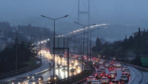 İstanbul'da kent merkezinde kar yağışı başladı