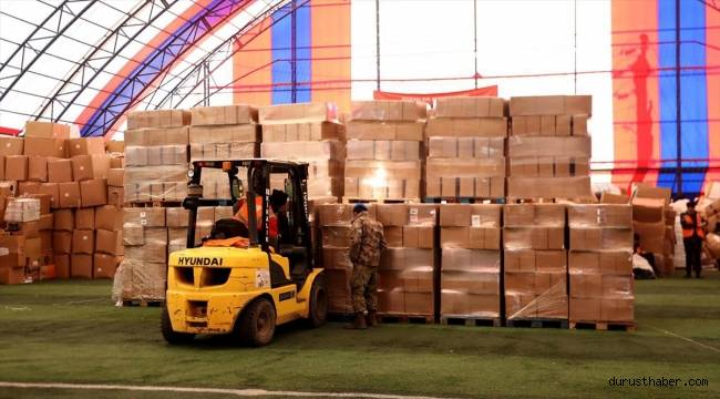 İstanbul'daki belediyelerin deprem bölgesine yardımları sürüyor