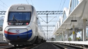 İstanbul'dan deprem bölgesine gidecek 1500 gönüllü için 3 ek YHT seferi konuldu