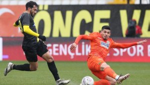 İstanbulspor evinde Alanyaspor'u 2-1 mağlup etti