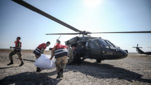 Jandarma helikopteriyle deprem bölgesine 804 ton malzeme taşındı