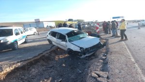 Kahramankazan'da devrilen otomobildeki 3 kişi yaralandı