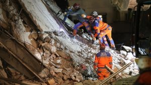 Kahramanmaraş merkezli depremlerde enkaz altında kalanları kurtarma çalışmaları sürüyor