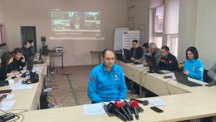 Kayseri, deprem bölgesinin sağlık üssü oldu, nakiller sürüyor