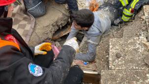 Kayseri itfaiyesi deprem bölgesinde 34 kişiyi sağ olarak çıkardı 