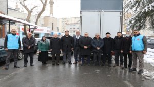 Kayseri Müftülüğü deprem bölgesine 37 tır ve 45 kamyon yardım malzemesi gönderdi