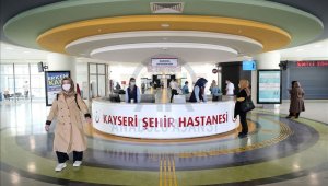 Kayseri'de deprem sırasında panikle yaralanan 30 vatandaş hastaneye başvurdu