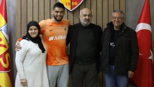 Kayserispor, Bilal Bayazit ile olan sözleşmeyi 3 yıllığına uzattı 