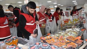 Kızılay depremzedeler için Malatya'da sosyal market açtı