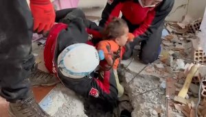 Kocaeli'den giden arama kurtarma ekibi Adıyaman'da enkazdan 3 kişiyi sağ çıkardı