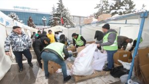 Konya ve Afyonkarahisar'dan deprem bölgesine yardımlar yola çıktı