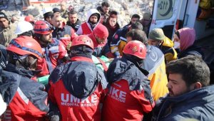 Malatya'da enkaz altında kalan yaşlı adam 80 saat sonra kurtarıldı