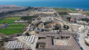 Mimar Sinan'ın inşa ettiği külliye depremzedelere sıcak yuva oldu