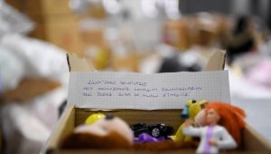 Minik Lina'dan deprem bölgesine duygulandıran yardım 