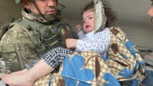 MSB, depremden yaralı kurtarılanları ambulans uçakla Ankara ve İstanbul'a getiriyor