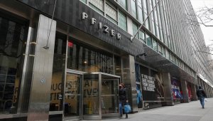 Pfizer, 2023'te satışlarında yüzde 33'e kadar düşüş bekliyor