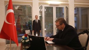 Sırbistan Cumhurbaşkanı Vucic, Türkiye'nin Belgrad Büyükelçiliğinde taziye defterini imzaladı