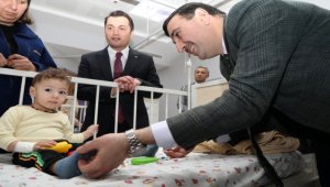 Sivas'a getirilen 181 depremzedenin tedavisi sürüyor 