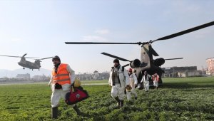 TSK'nın "uçan kaleleri" deprem bölgelerine personel ve malzeme taşıyor