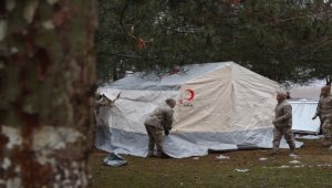 Türk Kızılayın sevk ettiği 10 bin kişilik çadırlar kurulmaya başlandı