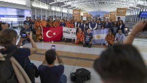 Türkiye'deki depremlerde arama kurtarma faaliyetlerine katılan Arjantinliler için tören 