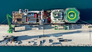 Türkiye'nin su altı inşaat gemisi "Mukavemet" depremzedeler için görevde