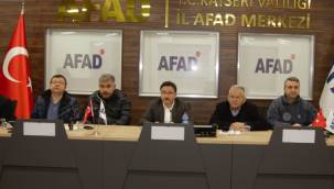 Vali Çiçek ve Başkan Büyükkılıç’tan deprem yardımlarına ilişkin açıklama