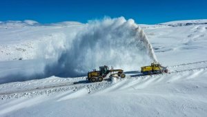 Van'da 2 bin rakamlı mahalle yollarında karla mücadele çalışması yürütülüyor