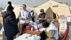 Yeryüzü Doktorları deprem bölgesinde sağlık hizmeti sunuyor
