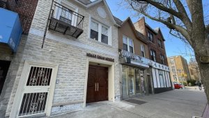 Amerikalı kadın, depremde ölen New Jerseyli Firik ailesi adına camiye bağış yaptı