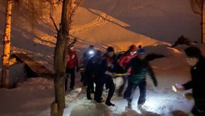 Artvin'de çığ düşmesi sonucu yaralanan dağcılar bölgeden tahliye edildi
