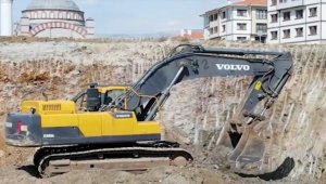 Bakan Kurum: 72 bin 596 konut yapacağımız Kahramanmaraş'ta ilk kazmayı vurduk