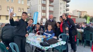 Başkan Çolakbayrakdar vatandaşlarla iftar yaptı