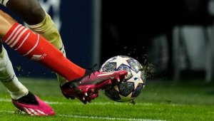 Bayern Münih iki penaltı golüyle Bayern Leverkeusen'e 2-1 yenildi