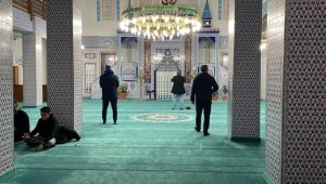 Bolu'da deprem korkusu nedeniyle evlerine giremeyenler camilerde kalabilecek